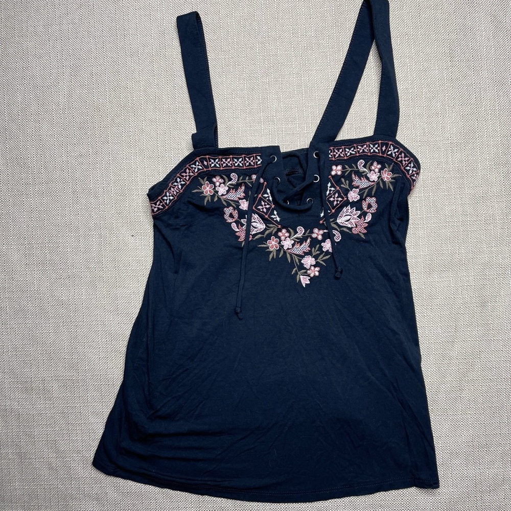 American Eagle Soft & Sexy top in excellent cond.